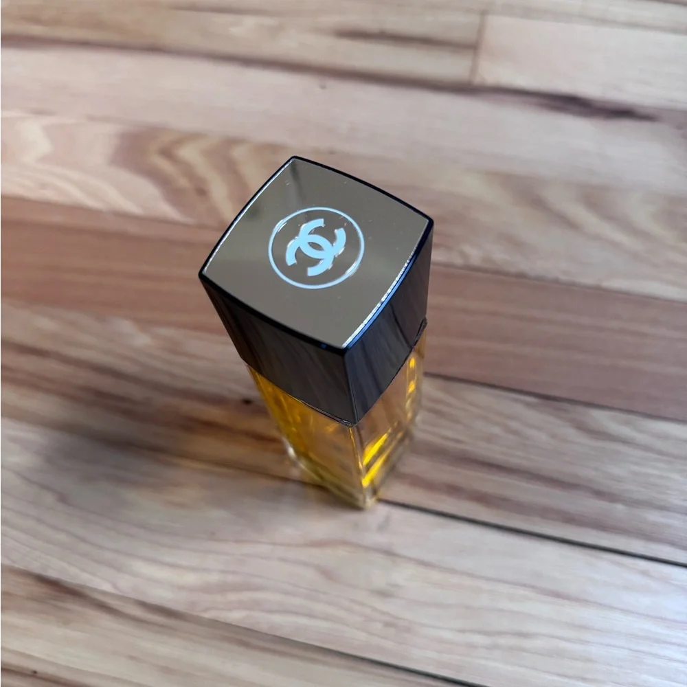 Chanel N°5 Eau De Toilette Spray perfume 100ml. 3.4 Fl.OZ. - Picture 5 of 6